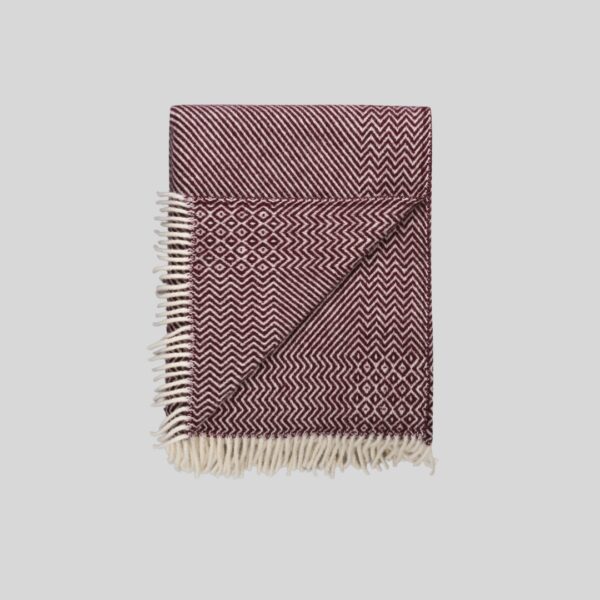 Kattefot Burgundy Throw