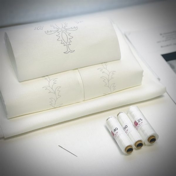 Materialpakke Påtegna Bunadsskjorte Dame 0,65